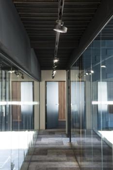 KALU TRACK, Spot für Hochvolt-Stromschiene 3Phasen, QPAR111, schwarz, max. 75 W, inkl. 3Phasen-Adapter