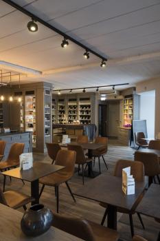 Preview: KALU TRACK, Spot für Hochvolt-Stromschiene 3Phasen, QPAR111, weiß, max. 75 W, inkl. 3Phasen-Adapter