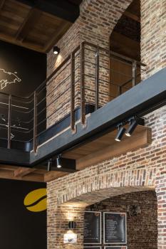 Preview: HELIA 50 TRACK, Strahler für 3Phasen Hochvolt-Stromschiene, LED, 3000 K, schwarz, 35°, inkl. 3 Phasen-Adapter