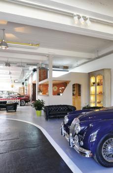 Preview: EURO SPOT, Spot für Hochvolt-Stromschiene 3Phasen, QPAR111, rund, weiß, max. 75 W, inkl. 3Phasen-Adapter