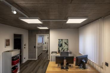 PURI TRACK, Spot für Hochvolt-Stromschiene 3Phasen, QPAR51, weiß, max. 50 W, inkl. 3Phasen-Adapter