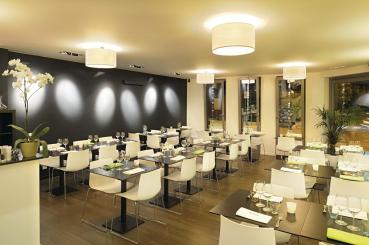 Preview: SOPRANA, Deckenleuchte, TC-DSE, rund, Schirm beige Ø/H 50/26 cm, max. 3x60 W