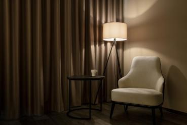 FENDA, Standleuchte, A60, schwarz, ohne Schirm, max. 40 W