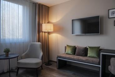 Preview: FENDA, Standleuchte, Leuchtenfuß, TC-(D,H,T,Q)SE, schwarz, ohne Schirm, max. 60 W