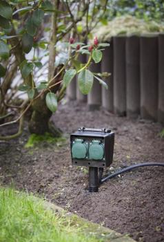 Preview: 4-FACH GARTENSTECKDOSEN, Außensteckdose, IP44, mit 1,4 m Anschlussleitung und Schutzkontaktstecker