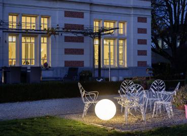 ROTOBALL 50, Outdoor Standleuchte, TC-(D,H,T,Q)SE, IP44, Kugel, weiß, Ø 50 cm, max. 24 W