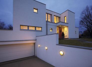 Preview: BULAN, Outdoor Wand- und Deckenleuchte, C35, IP44, rund, silbergrau, Glas satiniert, max. 60 W