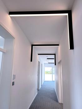 Preview: Profil - PLANO MS, 80 x 55mm, schwarz mit LED-Träger, 2,5m