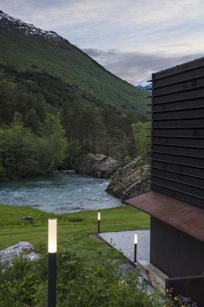 APONI 120, Outdoor Standleuchte, LED, anthrazit, 3000 K, IP65