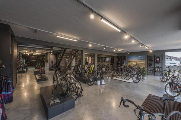 SIGHT TRACK, für Hochvolt-Stromschienen 3Phasen, LED, 3000 K, silbergrau, inkl. 3 Phasen-Adapter