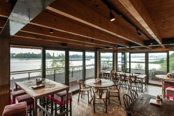 PURI TRACK, QPAR51 schwarz 10 W, inkl. 3P.-Adapter