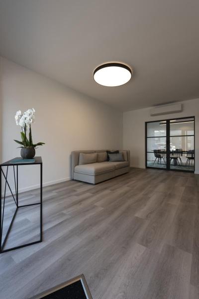 MEDO 90 AMBIENT, LED Indoor Deckenaufbauleuchte TRIAC schwarz 3000/4000 K