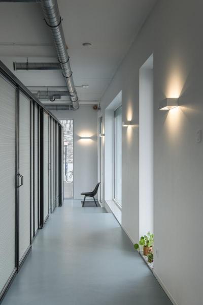 LOGS IN L Indoor LED Wandaufbauleuchte weiß 3000 K TRIAC dimmbar