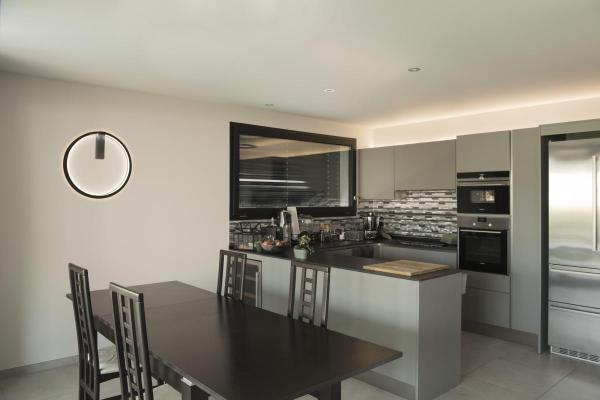 ONE 60 DALI, Indoor LED Wandaufbauleuchte, schwarz, 3000/4000 K