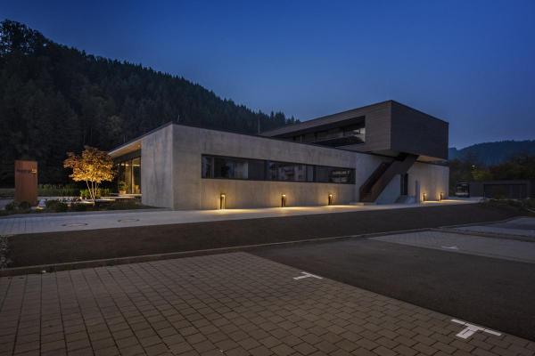 QUAD POLE, Outdoor LED Stehleuchte 3000 K anthrazit