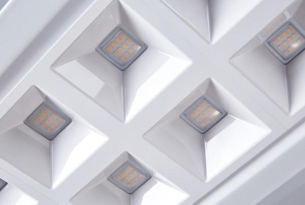 PAVANO 600x600, Indoor LED Deckeneinbauleuchte weiß 4000 K UGR <19