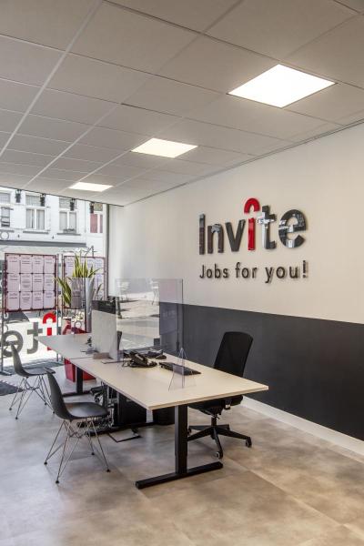 LED PANEL 600x600, Indoor LED Deckeneinbauleuchte weiß 3000 K UGR <19