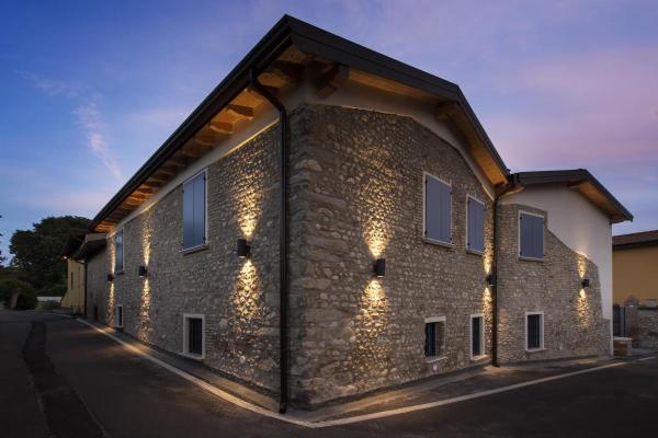 ENOLA ROUND L UP/DOWN, Outdoor LED Wandaufbauleuchte anthrazit CCT 3000/4000 K