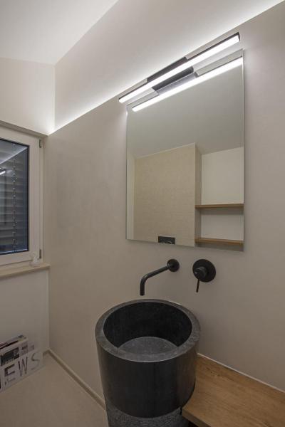 GLENOS® 60, Indoor LED Spiegelleuchte schwarz CCT switch 3000/4000 K