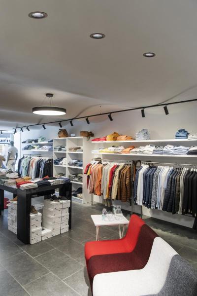 NUMINOS® MOVE DL L, Indoor LED Deckeneinbauleuchte schwarz/schwarz 3000 K 40° dreh- und schwenkbar