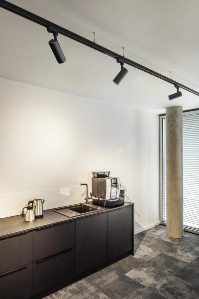 NUMINOS® S 3Ph., PHASE, 3~ Spot, zylindrisch, 3000 K, 8 Watt, Phasenabschnitt, 24°, matt schwarz