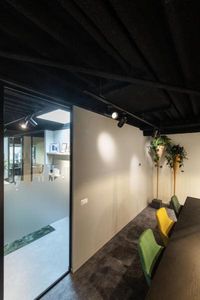 NUMINOS® S 3Ph., PHASE, 3~ Spot, zylindrisch, 3000 K, 8 Watt, Phasenabschnitt, 24°, matt schwarz