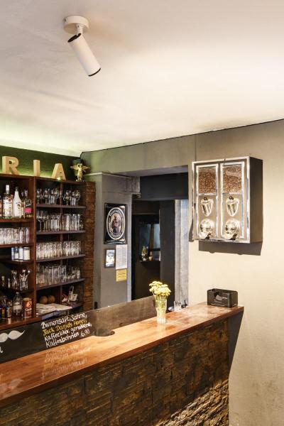 NUMINOS® S CW, PHASE, Deckenaufbauleuchte, 2700 K, 8 Watt, Phasenabschnitt, 60°, matt weiß / matt schwarz