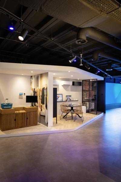 NUMINOS® M 3Ph., PHASE, 3~ Spot, zylindrisch, 2700 K, 14 Watt, Phasenabschnitt, 60°, matt schwarz