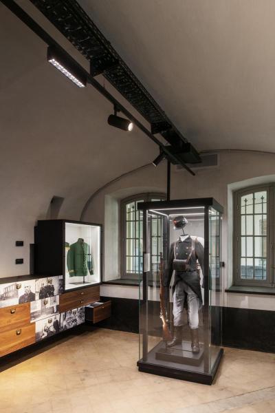 NUMINOS® M 3Ph., PHASE, 3~ Spot, zylindrisch, 3000 K, 14 Watt, Phasenabschnitt, 60°, matt schwarz