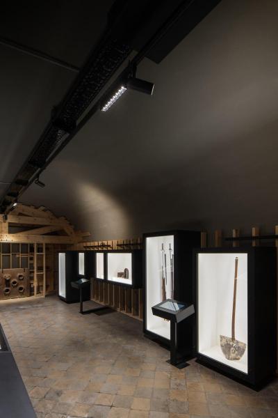 NUMINOS® M 3Ph., PHASE, 3~ Spot, zylindrisch, 3000 K, 14 Watt, Phasenabschnitt, 60°, matt schwarz