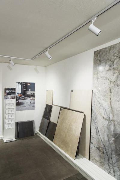 NUMINOS® M 3Ph., PHASE, 3~ Spot, zylindrisch, 3000 K, 14 Watt, Phasenabschnitt, 36°, matt weiß / matt schwarz