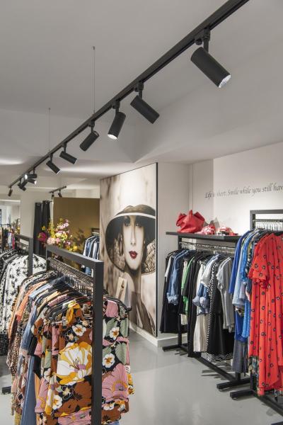 NUMINOS® M 3Ph., PHASE, 3~ Spot, zylindrisch, 4000 K, 14 Watt, Phasenabschnitt, 36°, matt schwarz