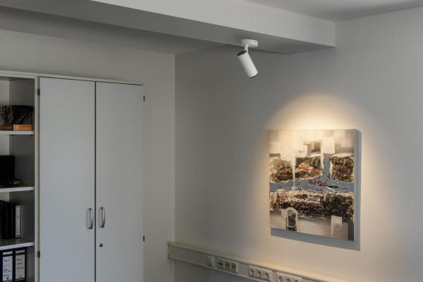 NUMINOS® M CL, PHASE, Deckenaufbauleuchte, 3000 K, 14 Watt, Phasenabschnitt, 36°, matt weiß / matt schwarz