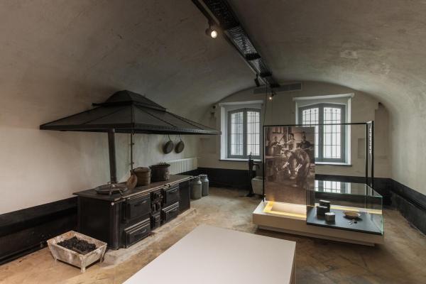 NUMINOS® L 3Ph., PHASE, 3~ Spot, zylindrisch, 3000 K, 20 Watt, Phasenabschnitt, 24°, matt schwarz