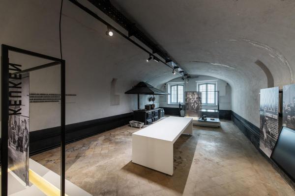 NUMINOS® L 3Ph., PHASE, 3~ Spot, zylindrisch, 3000 K, 20 Watt, Phasenabschnitt, 24°, matt schwarz