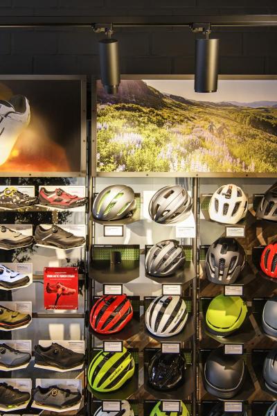 NUMINOS® L 3Ph., PHASE, 3~ Spot, zylindrisch, 3000 K, 20 Watt, Phasenabschnitt, 36°, matt schwarz