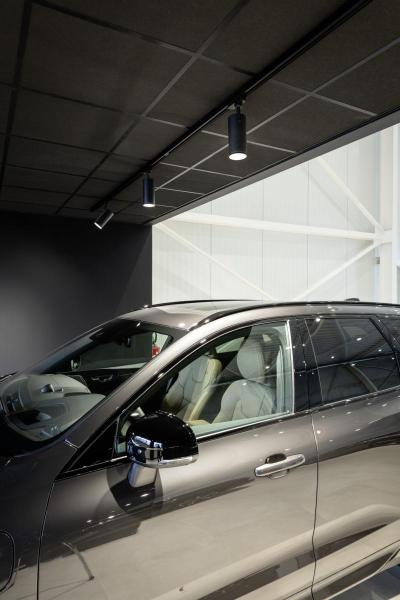 NUMINOS® L 3Ph., PHASE, 3~ Spot, zylindrisch, 4000 K, 20 Watt, Phasenabschnitt, 36°, matt schwarz