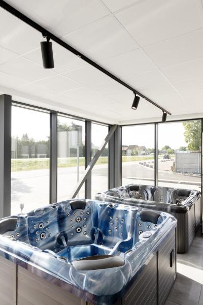 NUMINOS® L 3Ph., PHASE, 3~ Spot, zylindrisch, 4000 K, 20 Watt, Phasenabschnitt, 60°, matt schwarz