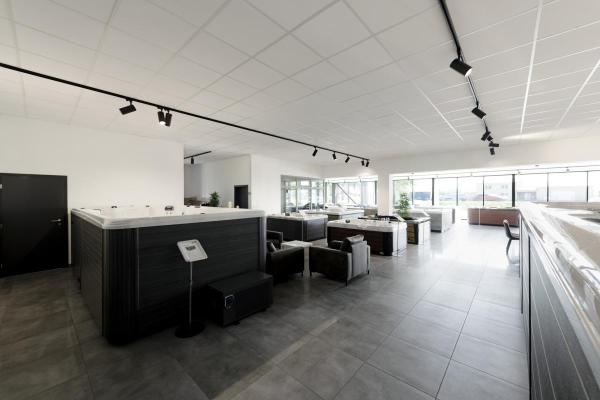 NUMINOS® L 3Ph., PHASE, 3~ Spot, zylindrisch, 4000 K, 20 Watt, Phasenabschnitt, 60°, matt schwarz