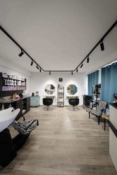 NUMINOS® L 3Ph., PHASE, 3~ Spot, zylindrisch, 4000 K, 20 Watt, Phasenabschnitt, 60°, matt schwarz