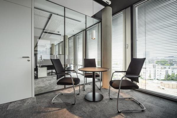 NUMINOS® L PD, PHASE, Pendelleuchte, Pendellänge 250 cm, 3000 K, 20 Watt, 36°, Phasenabschnitt, matt weiß / matt schwarz