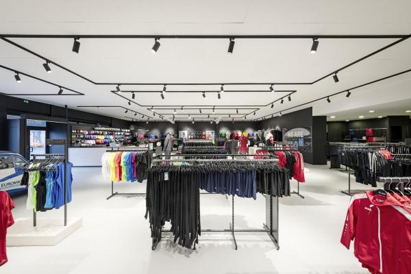 NUMINOS® L 3Ph., DALI, 3~ Spot, zylindrisch, 4000 K, 19 Watt, DALI, 36°, matt schwarz