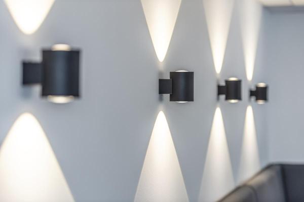 OCULUS UP/DOWN, Indoor LED Wandaufbauleuchte schwarz 2000-3000 K