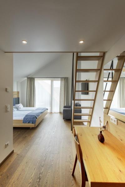 SENSER 12, Indoor LED Deckeneinbauleuchte rund weiß 4000 K