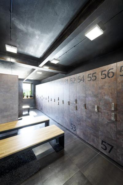 SENSER 24, Indoor LED Wand- und Deckenaufbauleuchte eckig weiß 4000 K