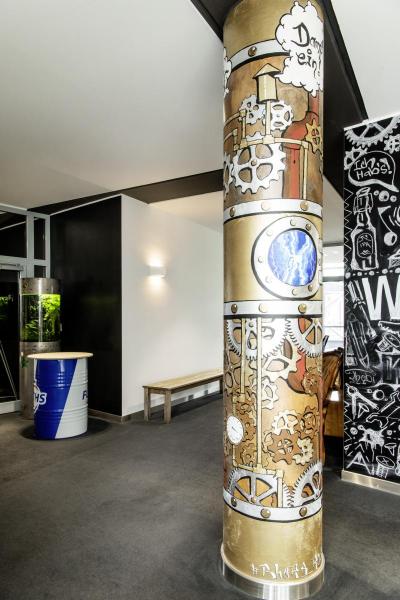 PLASTRA, Indoor WandaufbauleuchteQT-DE12 weiß