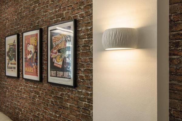 PLASTRA, Indoor WandaufbauleuchteQT-DE12 weiß