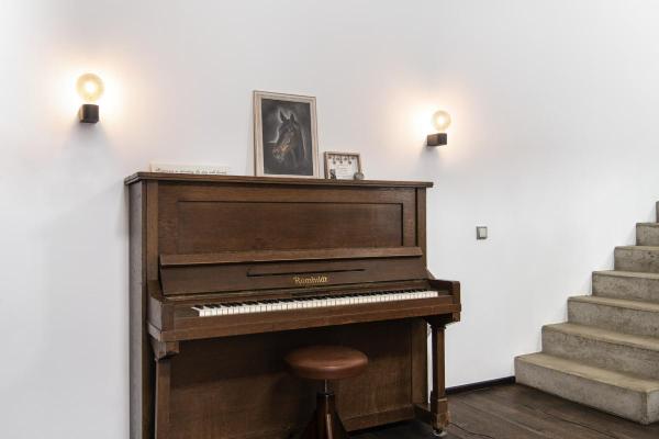 FITU CUBE, Indoor Wandaufbauleuchte E27 schwarz