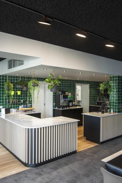 PANEL TRACK, 1 Phasen Spot schwarz 18 W 3000 K