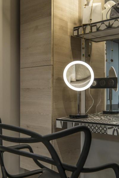 MAGANDA, Indoor LED Tischleuchte chrom CCT switch 2700/3000/4000 K